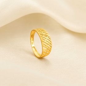 Sleek Elegance Gold Ring