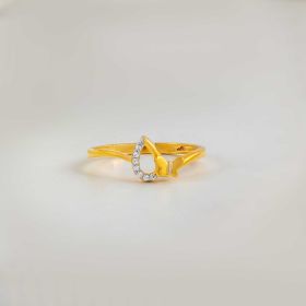 Elegant Butterfly Motif Gold Ring