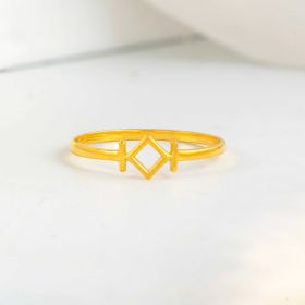 Sleek Geometric Design Gold Ring