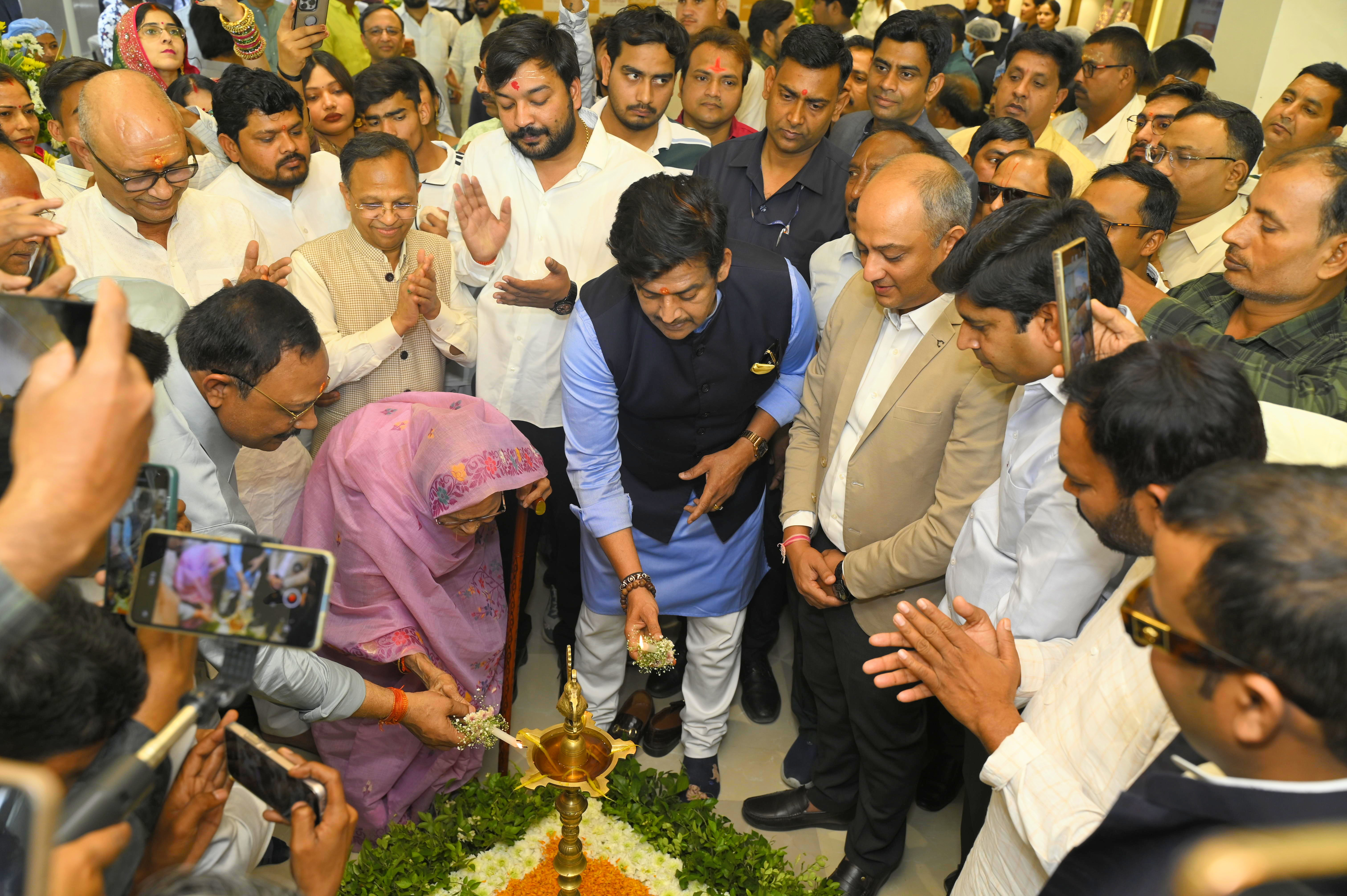 Aisshpra Gems & Jewels Strengthens Uttar Pradesh Presence with 16th Showroom Launch in Jaunpur